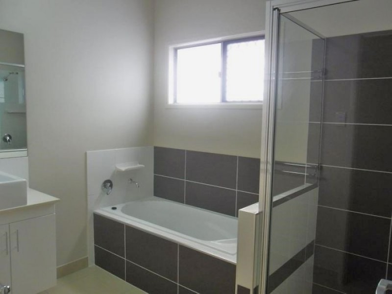 6 Izaro Circuit, Burdell QLD 4818