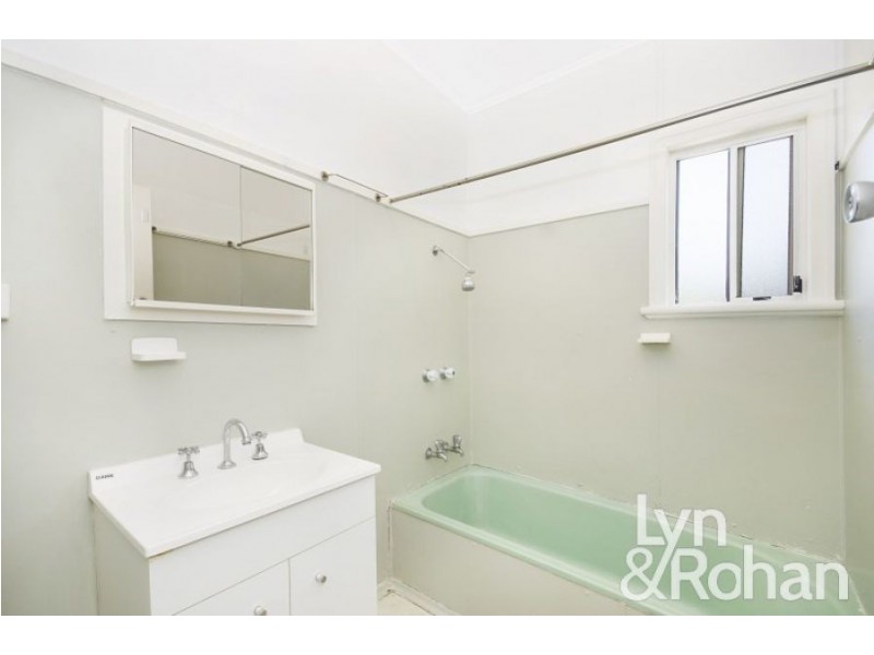 56 Tenth Avenue, Railway Estate QLD 4810