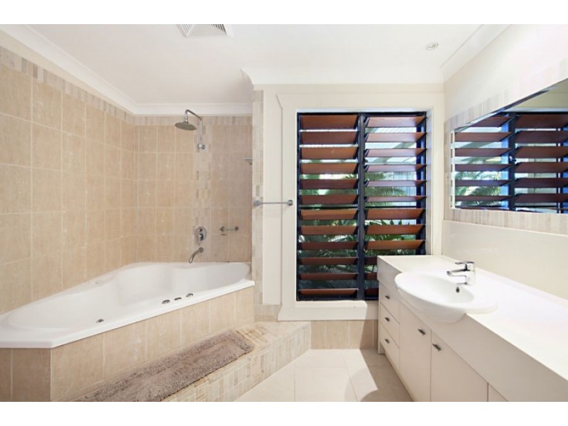 117 Cay Street, Saunders Beach QLD 4818