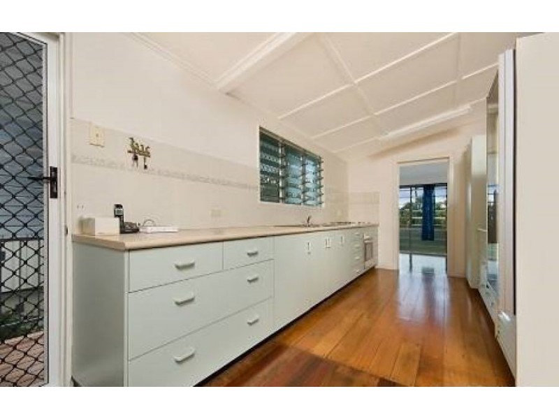 12 Stuart Street, North Ward QLD 4810