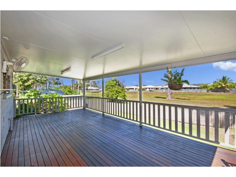 6 Lotus Court, Bushland Beach QLD 4818
