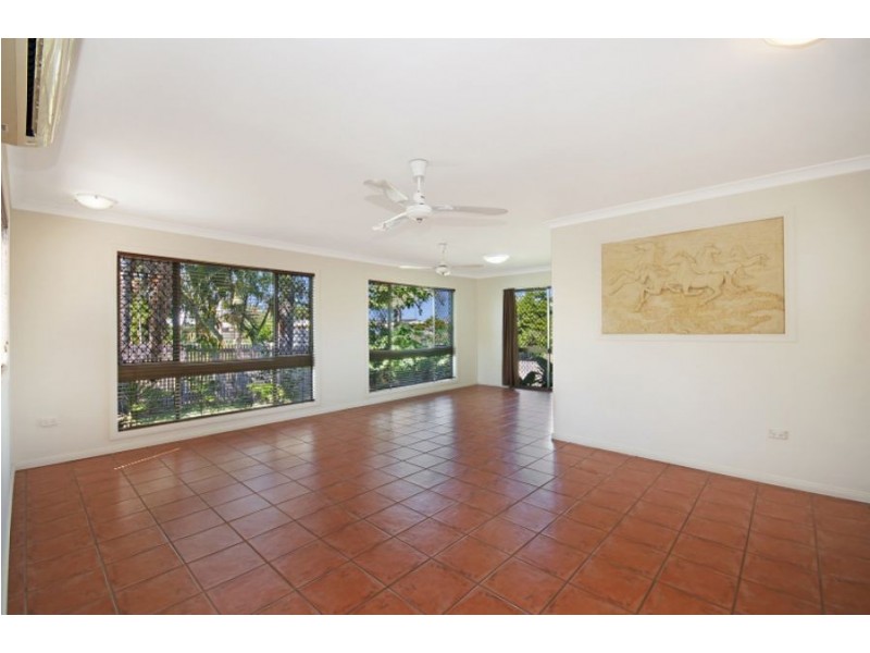 6 Lotus Court, Bushland Beach QLD 4818