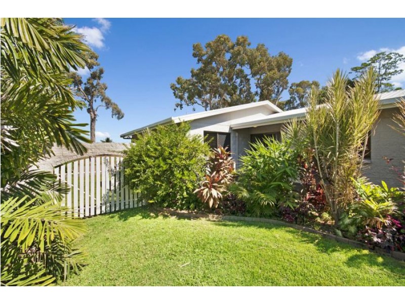 6 Lotus Court, Bushland Beach QLD 4818