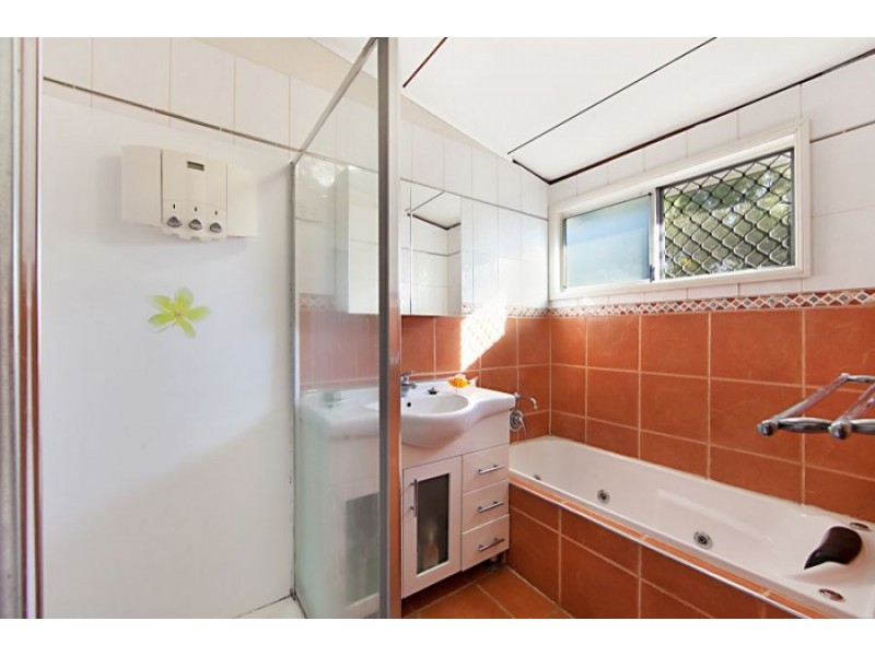 11 Champagne Crescent, Kelso QLD 4815