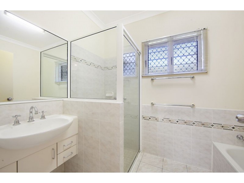 2 Eureka Crescent, Kirwan QLD 4817