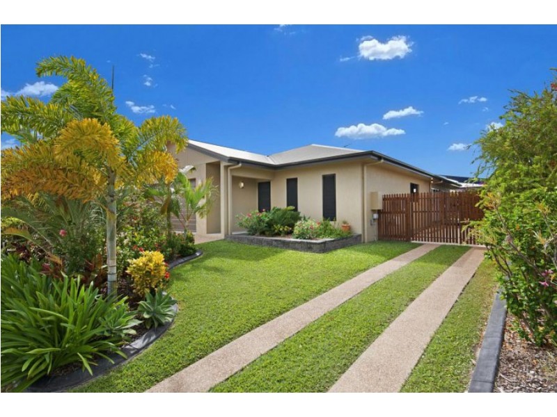 8 Littabella Place, Bushland Beach QLD 4818