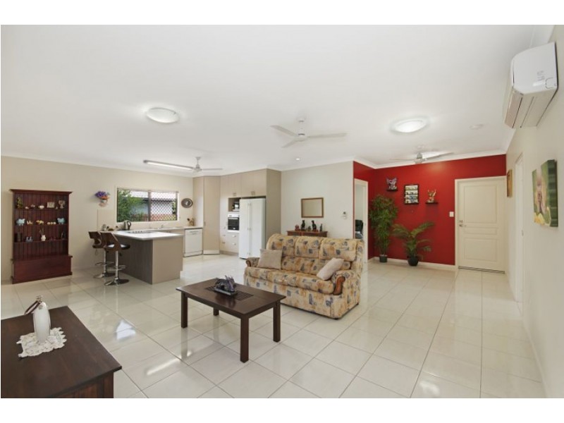 8 Littabella Place, Bushland Beach QLD 4818