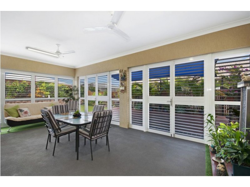 8 Littabella Place, Bushland Beach QLD 4818