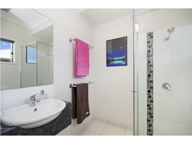 8 Littabella Place, Bushland Beach QLD 4818