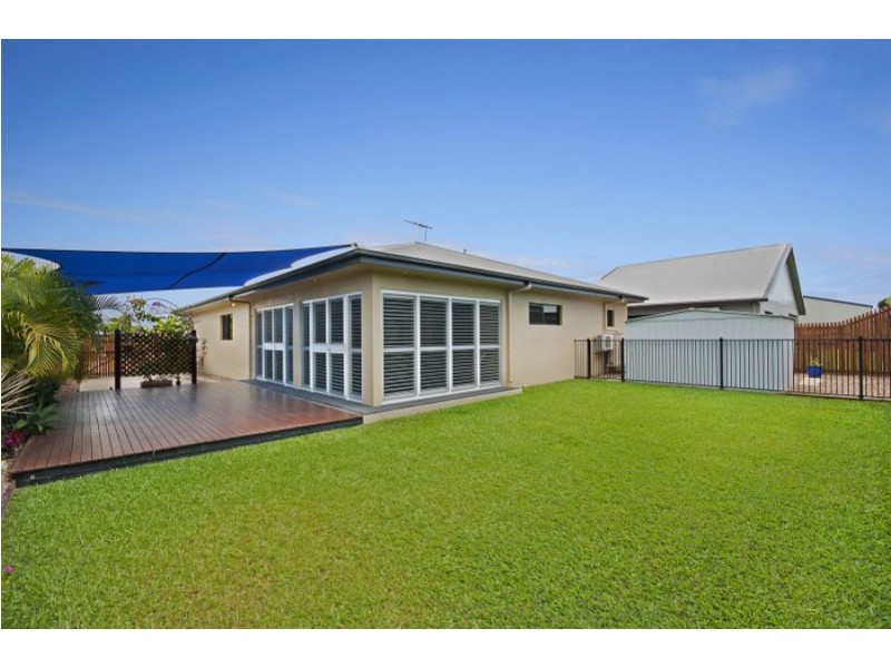 8 Littabella Place, Bushland Beach QLD 4818