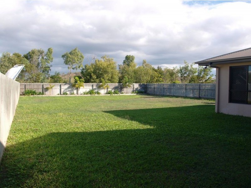 35 Kirrama Way, Bushland Beach QLD 4818