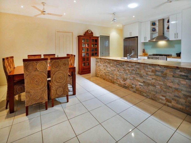 4 Dugong Court, Bushland Beach QLD 4818