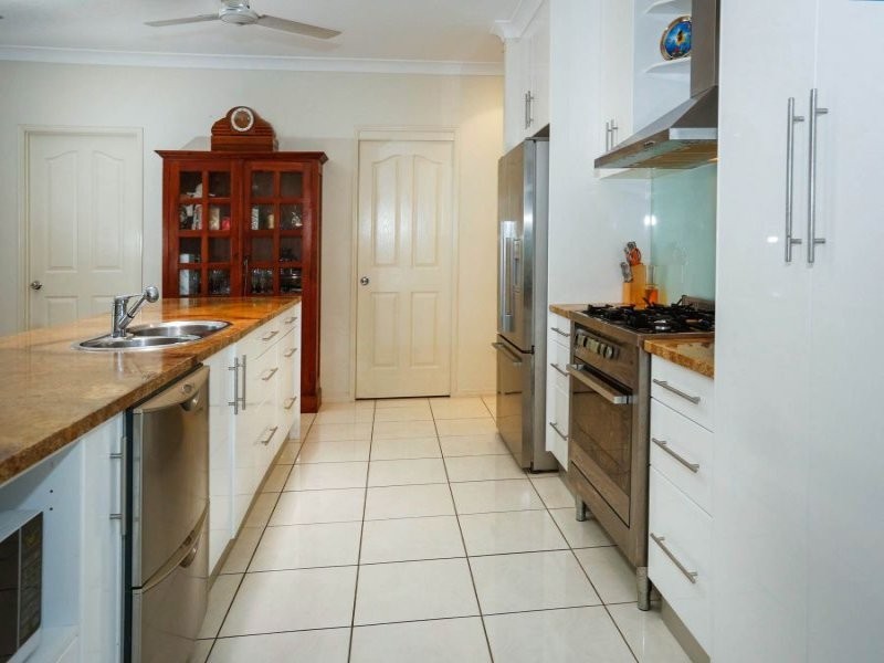 4 Dugong Court, Bushland Beach QLD 4818