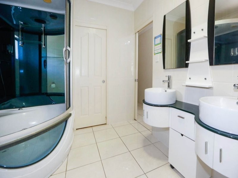 4 Dugong Court, Bushland Beach QLD 4818