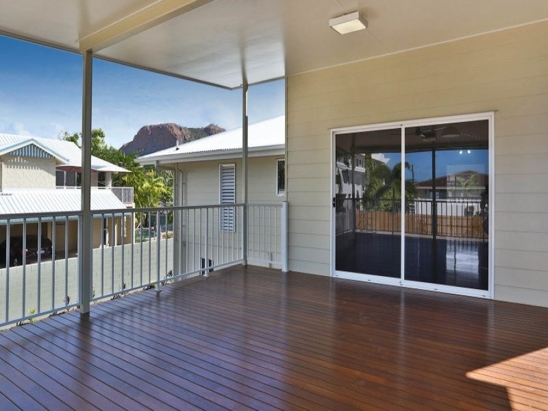 33 Rose Street, North Ward QLD 4810