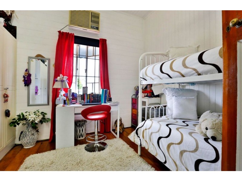 138 Perkins Street West, Railway Estate QLD 4810