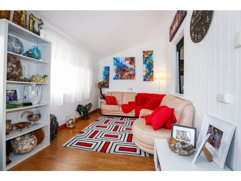 138 Perkins Street West, Railway Estate QLD 4810