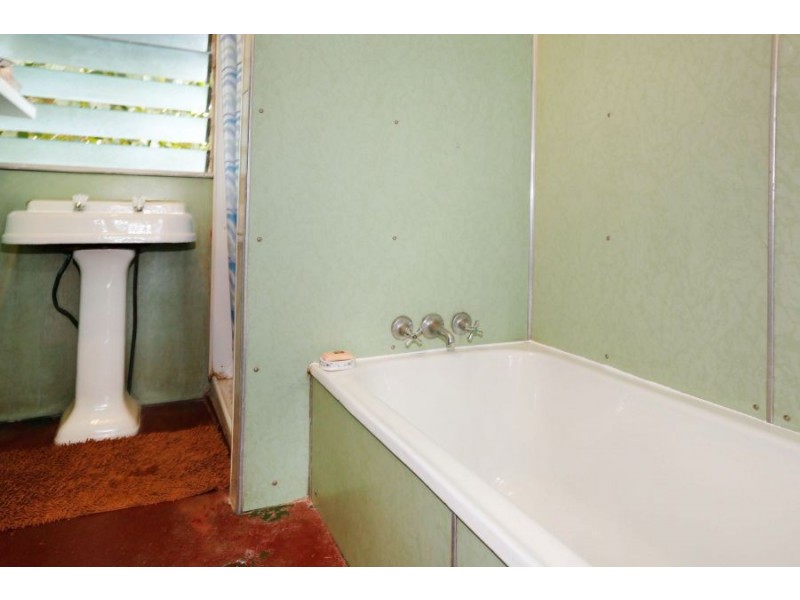 138 Perkins Street West, Railway Estate QLD 4810