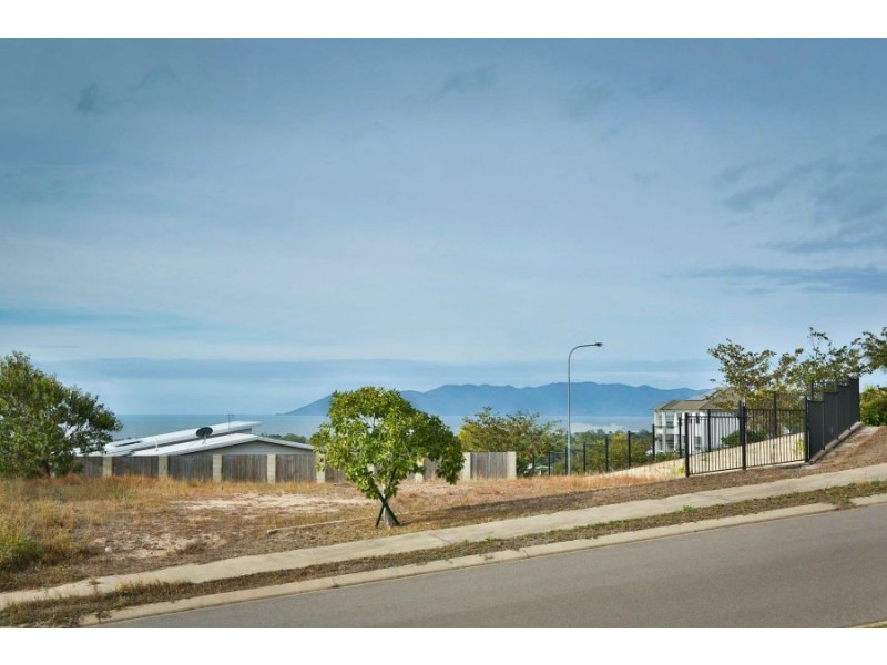 104 Goicoechea Drive, Bushland Beach QLD 4818