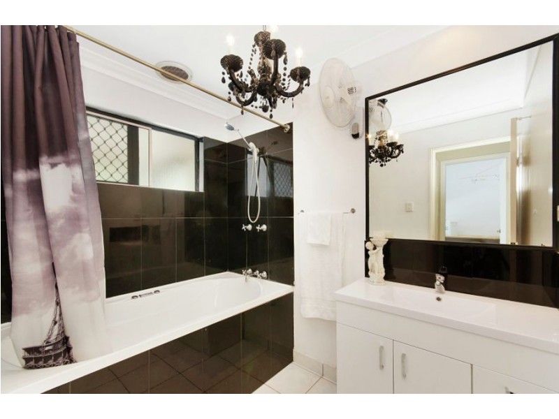 8 Baystone Court, Kelso QLD 4815