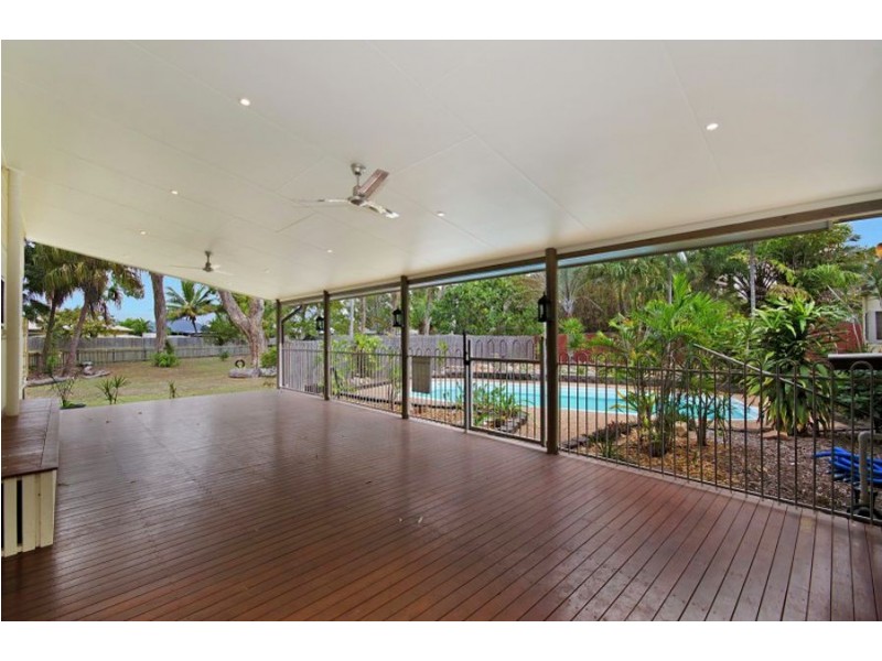 18 Bunya Street, Bushland Beach QLD 4818