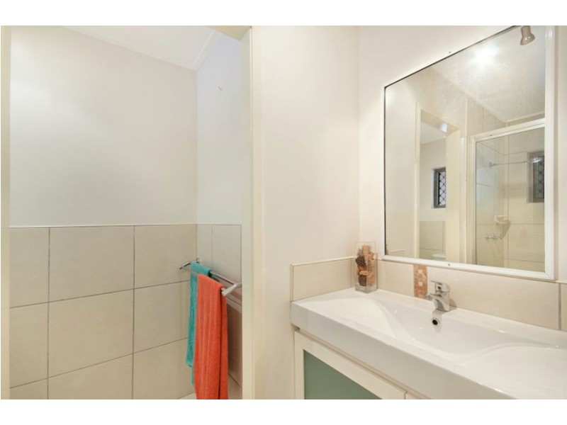 18 Bunya Street, Bushland Beach QLD 4818