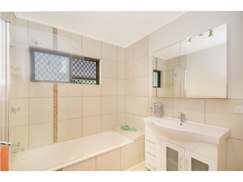 18 Bunya Street, Bushland Beach QLD 4818