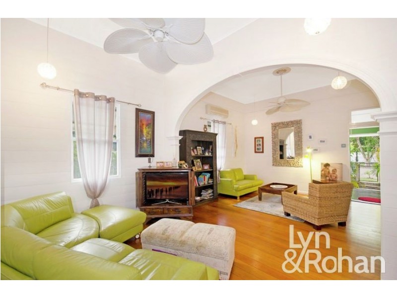 6 Garrick Street, West End QLD 4810