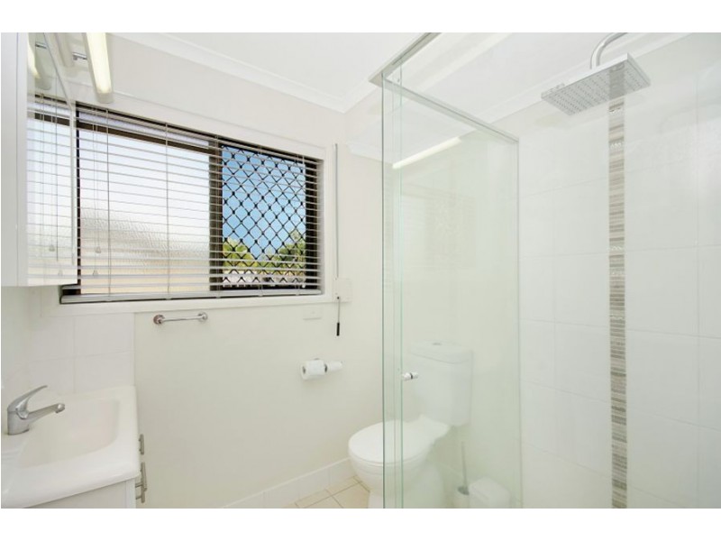 7 Mostyn Crecent, Bushland Beach QLD 4818