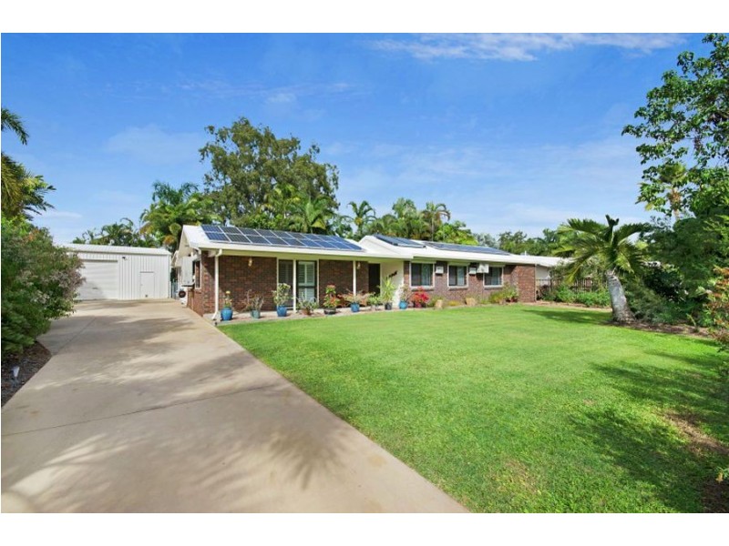 7 Mostyn Crecent, Bushland Beach QLD 4818