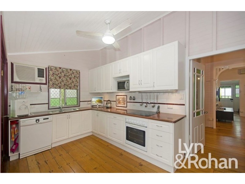 18 Fraire Street, Hermit Park QLD 4812