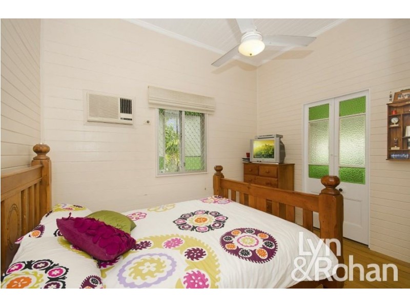 18 Fraire Street, Hermit Park QLD 4812