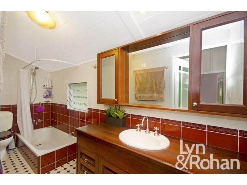 18 Fraire Street, Hermit Park QLD 4812