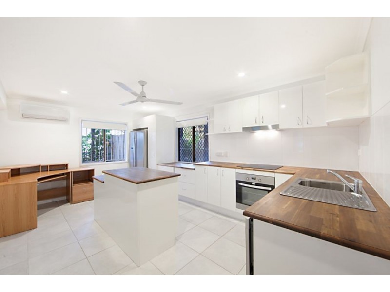 31 Peter Street, Kelso QLD 4815