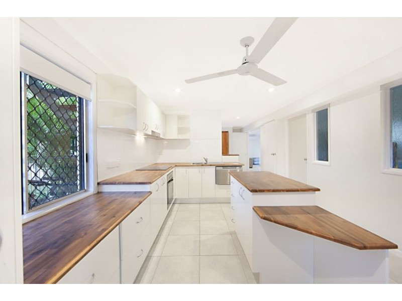 31 Peter Street, Kelso QLD 4815