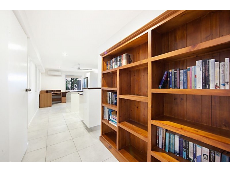 31 Peter Street, Kelso QLD 4815