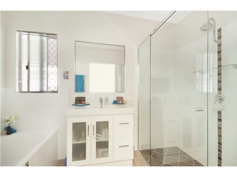 16 Madonis Way, Burdell QLD 4818