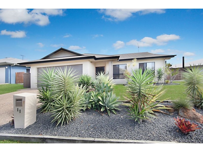 11 Deedes Crescent, Bushland Beach QLD 4818