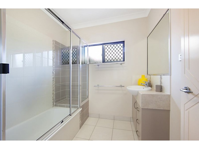 11 Deedes Crescent, Bushland Beach QLD 4818