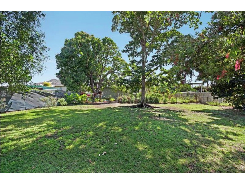 33 Seventh Street, Railway Estate QLD 4810
