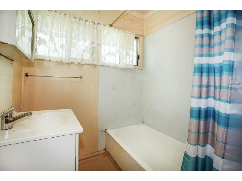 35 Clarke Street, Garbutt QLD 4814