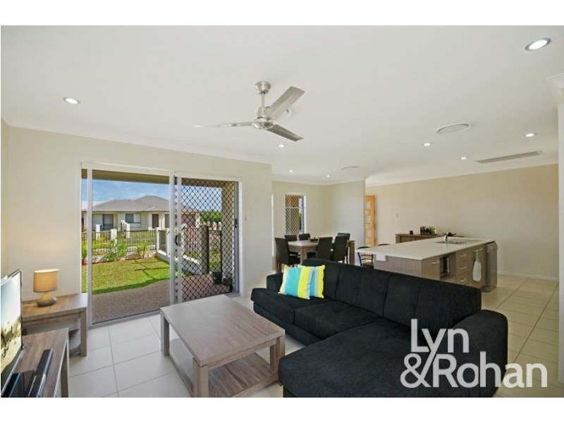 2/1 Covey Court, Burdell QLD 4818