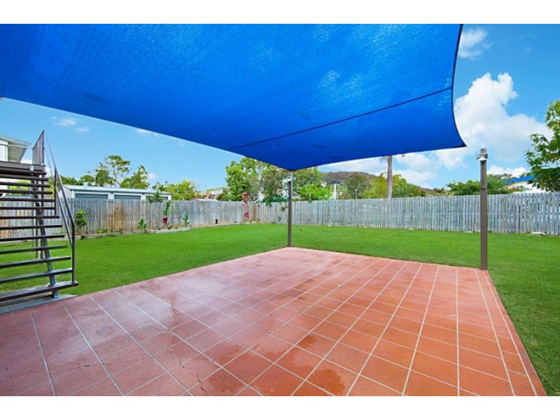 27 Davies Street, Mount Louisa QLD 4814