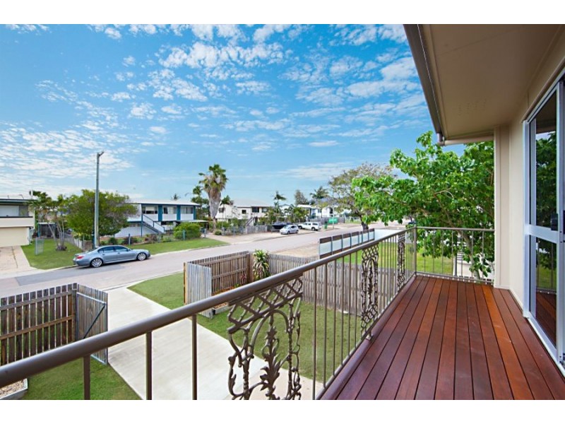 27 Davies Street, Mount Louisa QLD 4814