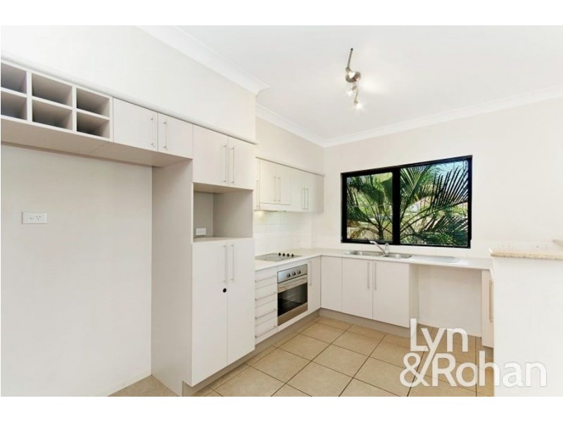 2/38 Percy Street, West End QLD 4810