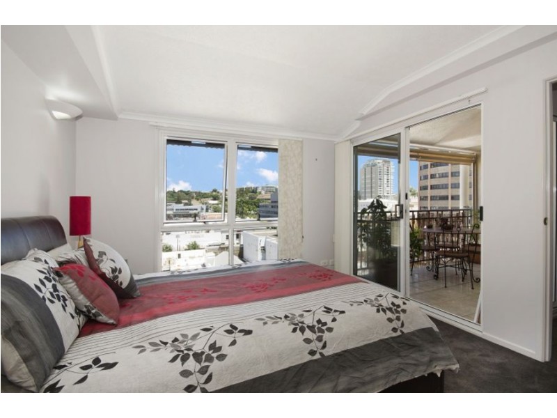 21/86-124 Ogden Street, Townsville City QLD 4810