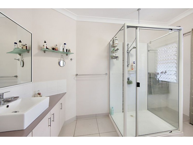 13 Endeavour Road, Bluewater Park QLD 4818