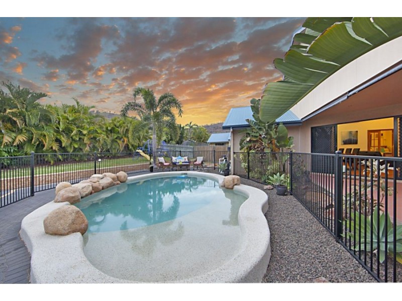 30 Crestbrook Drive, Mount Louisa QLD 4814