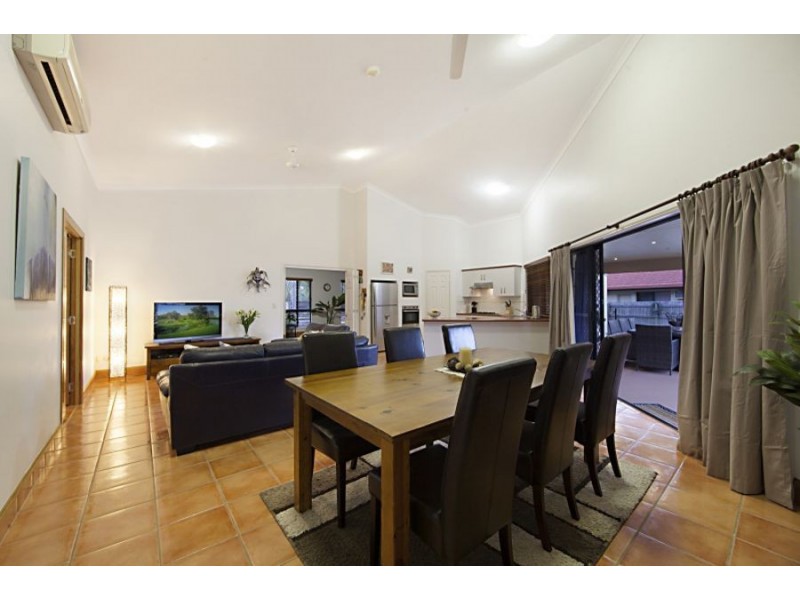 30 Crestbrook Drive, Mount Louisa QLD 4814