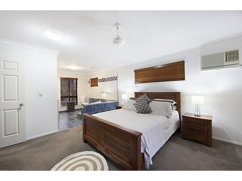 30 Crestbrook Drive, Mount Louisa QLD 4814